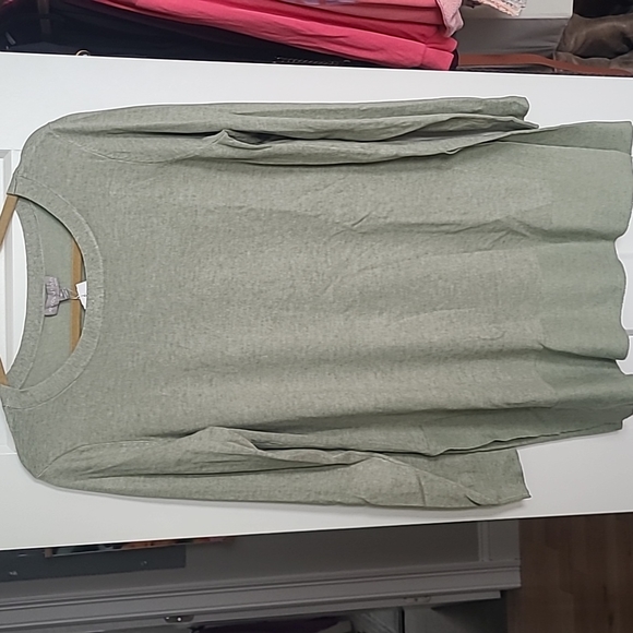 NWT Long Green Tunic Sweater - Picture 1 of 4